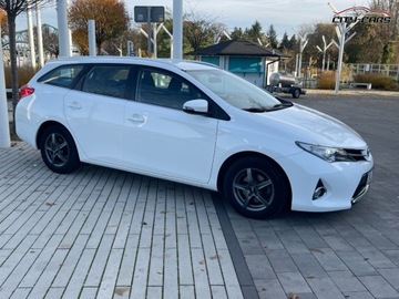 Toyota Auris II Touring Sports D-4D 90 90KM 2013 Toyota Auris 1.4 90 KM Zadbana Jeden wlasciciel. 1.4 Diesel, zdjęcie 12