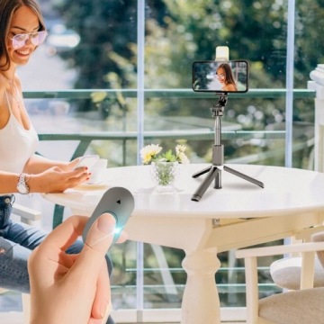 SELFI STICK BLUETOOTH ШТАТИВ С ПУЛЬТОМ ДИСТАНЦИОННОГО УПРАВЛЕНИЯ ДЛИННЫЙ СО СВЕТОДИОДНОЙ ЛАМПОЙ