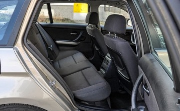 BMW Seria 3 E90-91-92-93 Touring E91 2.0 320d EfficientDynamics 163KM 2012 BMW Seria 3 2,0D 2012 r. Lift iDrive Navi 2.0 Diesel 163KM, zdjęcie 11