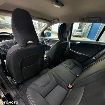 Volvo V60 I Kombi Facelifting 2.0 T3 DRIVE-E 152KM 2016 Volvo V60 I 2.0 T3 2,0, bezwypadkowy, zdjęcie 21