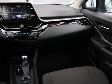 Toyota C-HR I Crossover Facelifting 1.8 Hybrid 122KM 2022 Toyota C-HR 1.8 Hybrid, Serwis ASO, Automat, zdjęcie 7