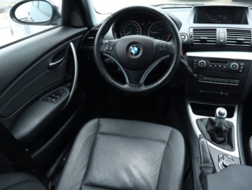 BMW Seria 1 E81/E87 Hatchback 5d E87 2.0 118d 143KM 2009 BMW 1 118d, Navi, Klima, Klimatronic, Tempomat, zdjęcie 6