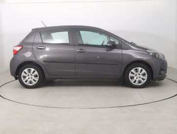 Toyota Yaris III Hatchback 5d Facelifting 2017 1.5 Dual VVT-iE 111KM 2019 Toyota Yaris 1.5 Dual VVT-i, Salon Polska, zdjęcie 5
