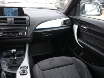 BMW Seria 1 F20-F21 Hatchback 5d 118d 143KM 2014 BMW 1 118d, Navi, Xenon, Bi-Xenon, Klima, zdjęcie 7