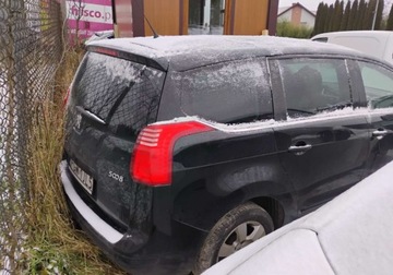 Peugeot 5008 I Minivan 2.0 HDi FAP 150KM 2013 Peugeot 5008 2013r, 2.0 HDI. Uszkodzony przod. 2.0 Diesel 150KM, zdjęcie 4