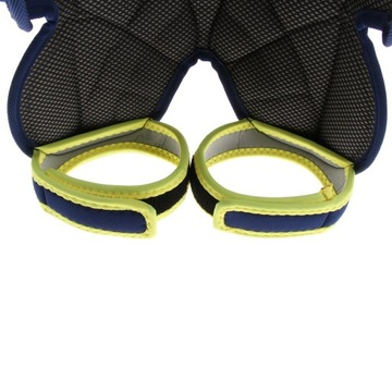 Детские шорты с 3D-мягкими вставками на бедрах.