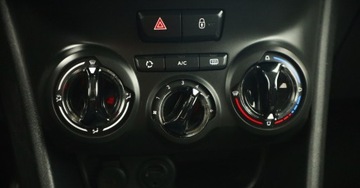 Peugeot 208 I Hatchback 5d Facelifting 1.2 PureTech 82KM 2017 Peugeot 208 (Nr.008) 1.2 82 KM Style Navi Klima Tempomat Parktronik Gwaran, zdjęcie 24