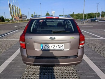 Kia Carens III 2010 Kia Cee'd 2010/zarejestrowany/klima, zdjęcie 3