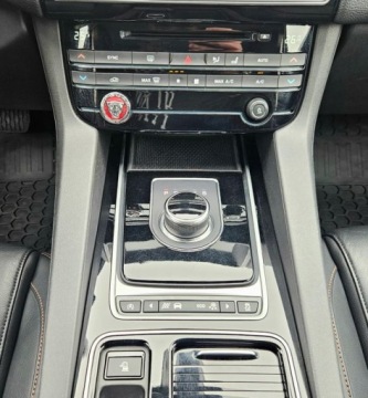 Jaguar F-Pace SUV 2.0 i4D 180KM 2017 Jaguar F-Pace Bezwypadkowy,Niski przebieg,Serwisowany,Polecam 2.0 Diesel, zdjęcie 24