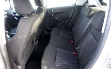 Peugeot 208 I Hatchback 3d 1.2 VTI 82KM 2013 Peugeot 208 1.2 VTI 82KM Klimatyzacja Tablet Nierowna praca silnika Pali J, zdjęcie 12