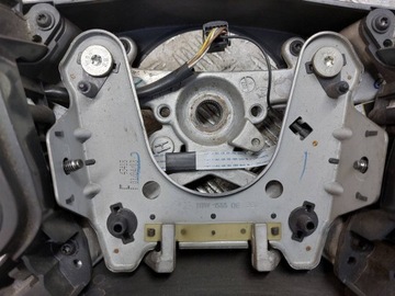 МНОГОФУНКЦИОНАЛЬНЫЙ РУЛЬ TOYOTA AVENSIS T25