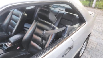 Mercedes Klasa E W124 Coupe 2.0 136KM 1995 MERCEDES-BENZ C124 E200 2.0 benzyna 136KM 1995r, zdjęcie 11