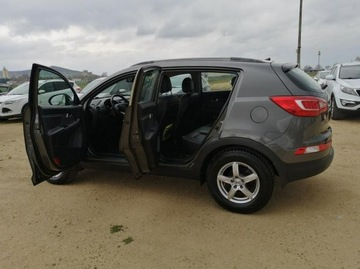 Kia Sportage III SUV 2.0 DOHC 163KM 2011 Kia Sportage 2.0 163 km automat, klima, parktronik, zdjęcie 9