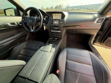 Mercedes Klasa E W212 2014 Mercedes-Benz Klasa E E550 2014 4.7 Benzyna 402KM, zdjęcie 6