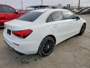 Mercedes Klasa A W177/V177 2019 Mercedes-Benz Klasa A 220 2019 2.0 Benzyna 188KM, zdjęcie 3