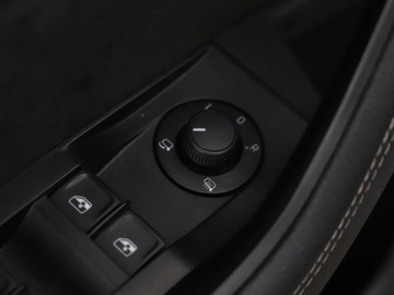 Skoda Superb III Kombi Facelifting 2.0 TDI SCR 200KM 2023 Skoda Superb Sportline ! Podgrzewane Fotele ! Temp, zdjęcie 25