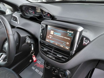 Peugeot 2008 I SUV Facelifting 1.2 PureTech 82KM 2018 Peugeot 2008 Tablet Kamera Klimatyzacja Sensor PDC 1.2 Benzyna 82KM, zdjęcie 14