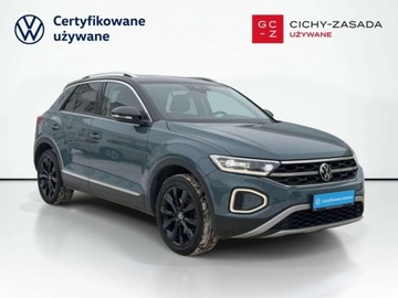 Volkswagen T-Roc I SUV Facelifting 2.0 TSI 190KM 2022 Volkswagen T-Roc 2.0 TSI 190 KM 4Motion FV23 Kamera cofania 2.0 Benzyna, zdjęcie 2