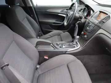 Opel Insignia I Sedan 2.0 CDTI ECOTEC 130KM 2009 Opel Insignia 2.0 CDTI, Automat, Navi, Klima, zdjęcie 8