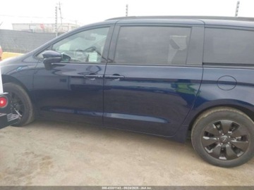 Chrysler Pacifica II 2020 Chrysler Pacifica Hybrid Limited 2020 3.6l 3.6 Hybryda 260KM, zdjęcie 2