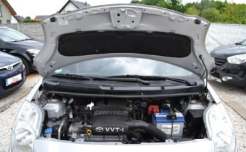 Toyota Yaris II Hatchback 5d 1.3 i VVT-i 86KM 2009 Toyota Yaris 1.3 VVTi - BEZWYPDAKOWE - Klimatyzacja - Niski przebieg 1.3, zdjęcie 32