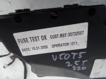SKŘÍŇKA POJISTEK ROZDĚLOVACÍ SVAZEK INSTALACE 30732557 VOLVO V50 2.5