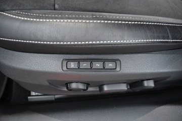 Skoda Superb III Kombi Facelifting 2.0 TSI 190KM 2021 Skoda Superb SalonPL Combi Style TSI 190KM DSG7 ACC Pakiety Matrix Alcanta, zdjęcie 29