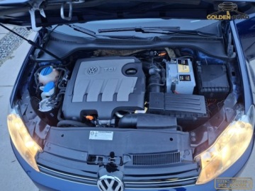 Volkswagen Golf VI Hatchback 5d 1.6 TDI-CR DPF BlueMotion 105KM 2010 Volkswagen Golf 1,6 TDI 105 KM klima elektryka pdc alu oplacony 1.6 Diesel, zdjęcie 17