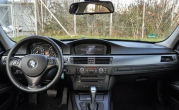 BMW Seria 3 E90-91-92-93 Limuzyna E90 325i 218KM 2008 BMW Seria 3 2,5 (218KM) Automat Bezwypadkowa Skory Sportsitze iDrive 2.5, zdjęcie 9