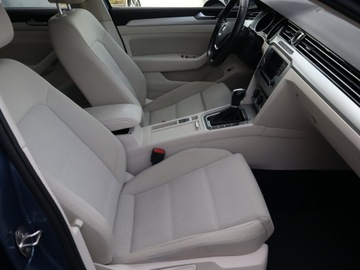 Volkswagen Passat B8 Variant 2.0 TDI BlueMotion SCR 150KM 2016 VW Passat 2.0 TDI, Salon Polska, Automat, VAT 23%, zdjęcie 8