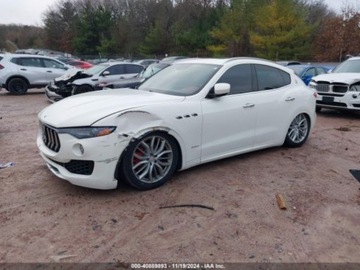 Maserati Levante 2018 Maserati Levante Granlusso 2018 3.0l 3.0 Benzyna 345KM, zdjęcie 1