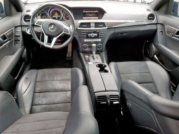 Mercedes Klasa C W205 2013 Mercedes-Benz Klasa C 63 AMG 2013 6.2l 6.2 Benzyna 451KM, zdjęcie 8