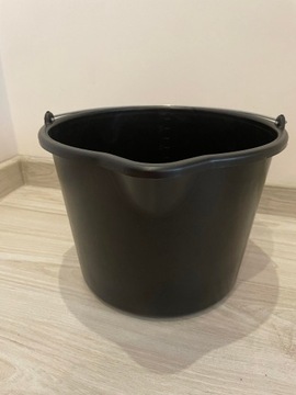 Wiadro budowlane z lejkiem 5L