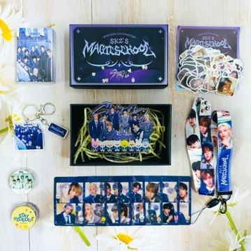 ПОДАРОЧНЫЙ НАБОР С РОК-АЛЬБОМ STRAY KIDS 2024 ГОДА (MAXIDENT)