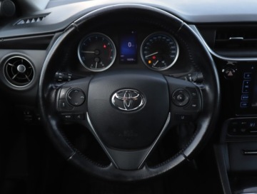 Toyota Corolla XI Sedan Facelifting 1,6 Valvematic 132KM 2017 Toyota Corolla 1.6 Valvematic, Salon Polska, zdjęcie 16