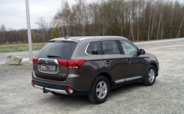 Mitsubishi Outlander III 2017 Mitsubishi Outlander 2.2DI-D 150KM 4WD 4x4 7osobowy Xenony Nawigacja Grzan, zdjęcie 4