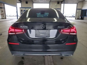 Mercedes Klasa A W177/V177 2022 Mercedes-Benz Klasa A 220 4Matic 2022 2.0L 2.0 Benzyna 188KM, zdjęcie 2