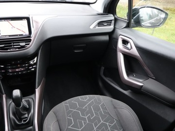 Peugeot 2008 I SUV 1.2 PureTech 82KM 2015 Peugeot 2008 1.2 PureTech, Klima, Klimatronic, zdjęcie 7