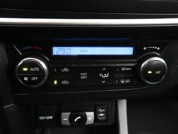 Toyota Auris II Hatchback 5d Dual VVT-i 100 99KM 2014 Toyota Auris 1.3 Dual VVT-i, Salon Polska, zdjęcie 11