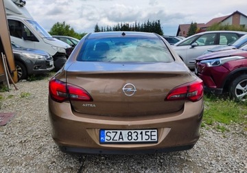 Opel Astra J Sedan 1.6 Twinport ECOTEC 115KM 2016 Opel Astra 2016r, Salonowa. 1.6 LPG. Uszkodzony prawy bok. Jezdzi. 1.6, zdjęcie 17