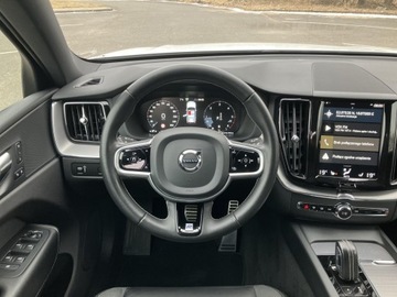 Volvo XC60 II Crossover D5 235KM 2020 Volvo XC 60 D5 AWD R-Design | Reflektory LED | Ele, zdjęcie 10