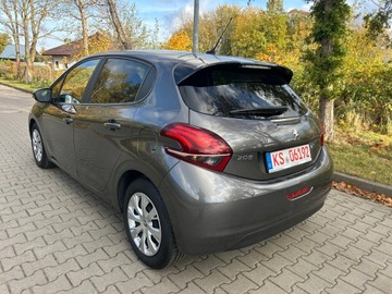 Peugeot 208 I Hatchback 5d Facelifting 1.2 PureTech 82KM 2018 Peugeot 208 1.2 Benzyna-Klimatronic, zdjęcie 4