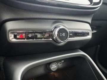 Volvo XC40 Crossover Facelifting 2.0 B4 197KM 2025 Volvo XC 40 B4 B Plus Black Edition | Harman Kardo, zdjęcie 17