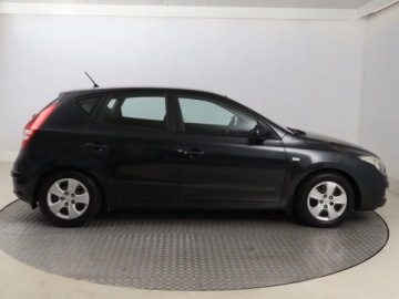 Hyundai i30 I Hatchback 1.4 109KM 2009 Hyundai i30 1.4 CVVT, Salon Polska, Klima, zdjęcie 5