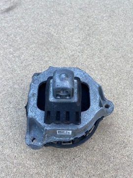 BMW F90 G30 G31 X3 G01 X5 G05 X6 G06 X7 G07 ULOŽENÍ MOTORU PRAVÁ 6860458