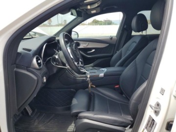 Mercedes GLC C254/X254 2022 Mercedes-Benz GLC 300 2022 2.0 Benzyna 255KM, zdjęcie 7