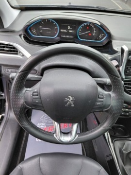 Peugeot 2008 I SUV Facelifting 1.2 PureTech 130KM 2018 Peugeot 2008 Navi Kamera Panorama Klimatronik 1.2 Benzyna 130KM, zdjęcie 12