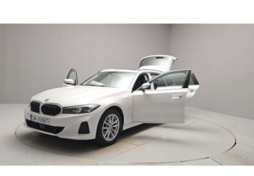 BMW Seria 3 G20-G21 Touring Facelifting 2.0 320d 190KM 2023 BMW Seria 3 Bmw Seria 3 320 Touring Diesel Mild Hybrid Mr22 E6de G21 2.0, zdjęcie 14