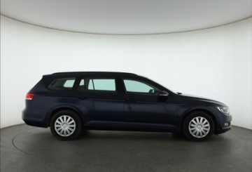 Volkswagen Passat B8 Variant 2.0 TDI BlueMotion SCR 150KM 2016 VW Passat 2.0 TDI, Salon Polska, Serwis ASO, zdjęcie 5