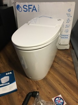 КОМПАКТНЫЙ УНИТАЗ SFA SANISMART С ШЛИФЧАТКОЙ